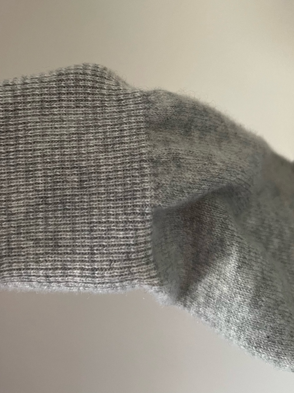 Faherty Solange Cashmere Sweater Pullover Turtleneck Heather Gray Burgundy L - Picture 9 of 12